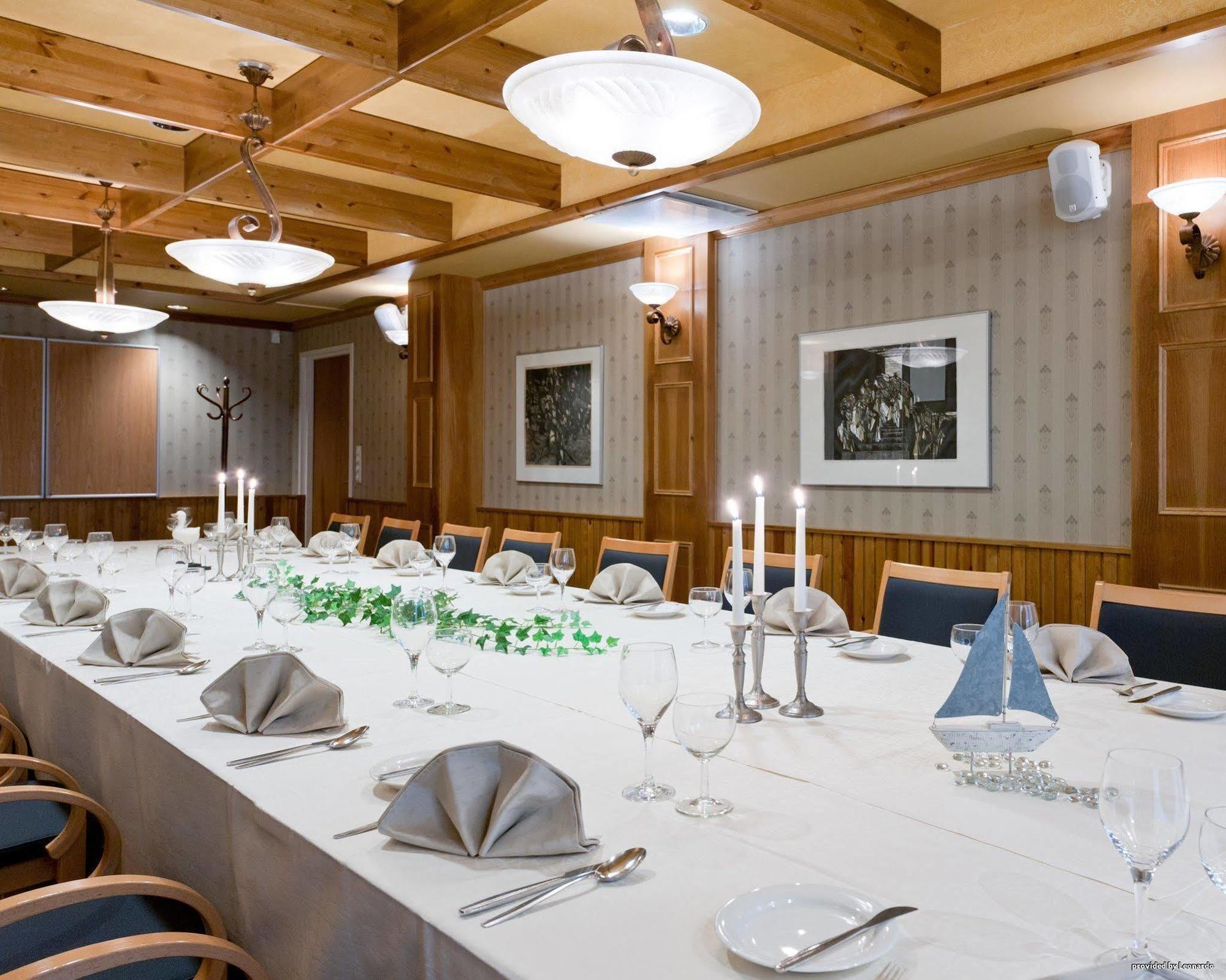 Economy Hotel Savonia Kuopio Restoran fotoğraf